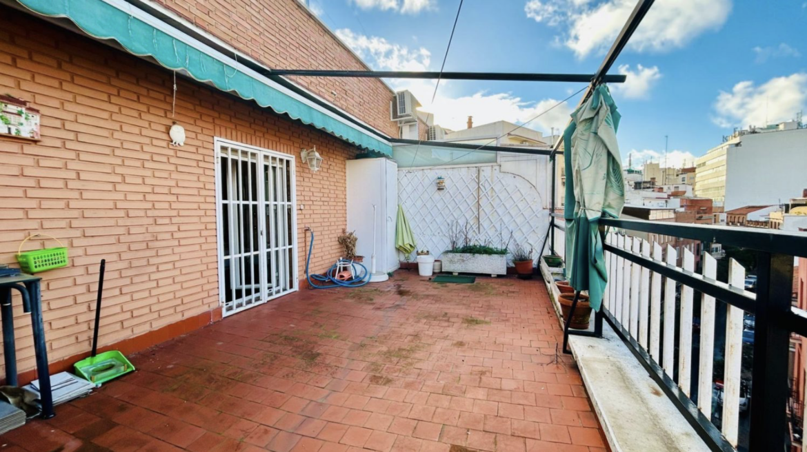 Ático en venta en Cuatro Caminos
