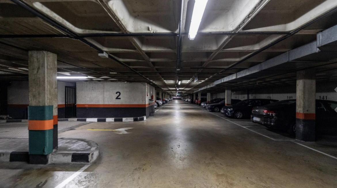 Venta de cesión de titularidad de plaza de garaje en Reina Victoria