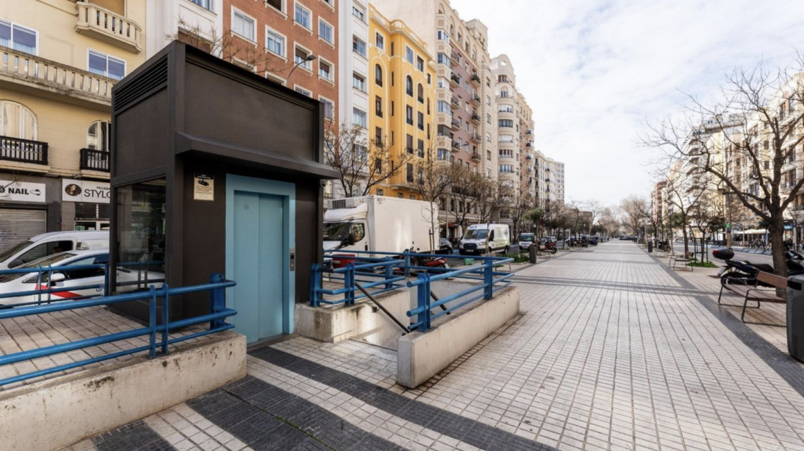 Venta de cesión de titularidad de plaza de garaje en Reina Victoria