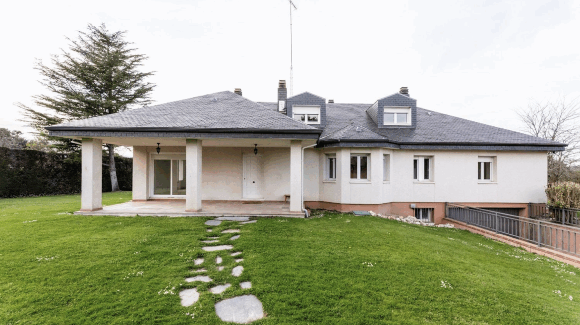 Chalet independiente en venta en Ciudalcampo