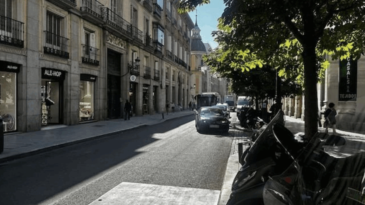 Local en alquiler en Barrio de Huertas