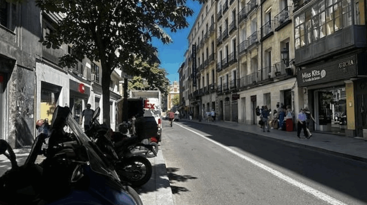 Local en alquiler en Barrio de Huertas