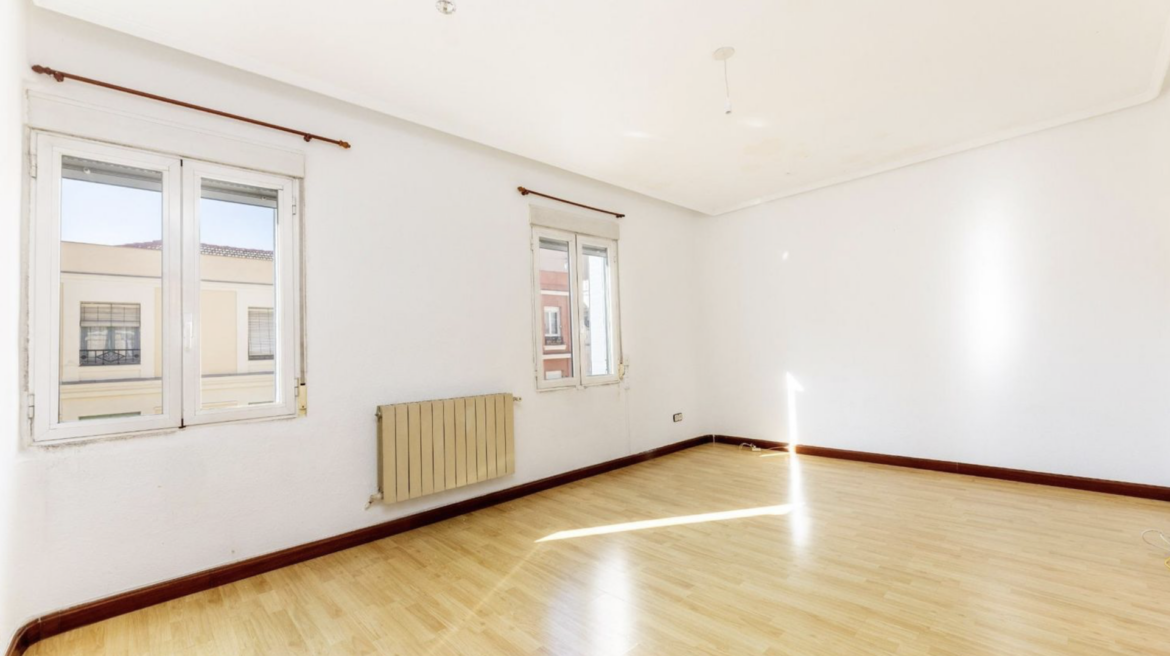 Piso en venta en Bretón de los Herreros