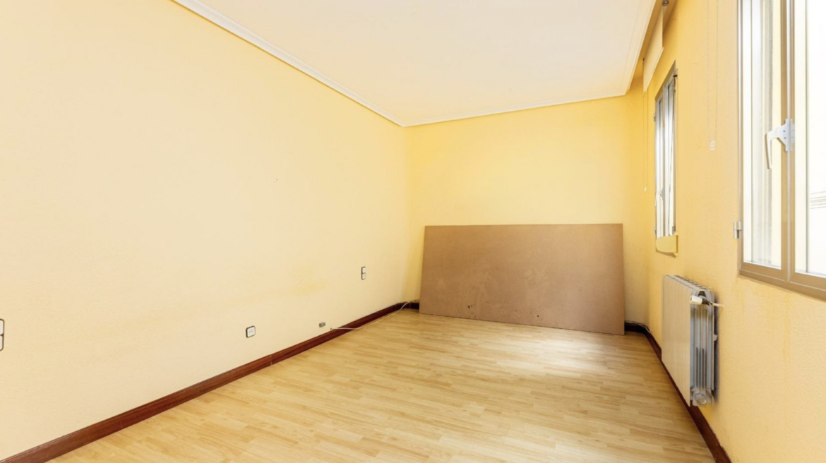Piso en venta en Bretón de los Herreros