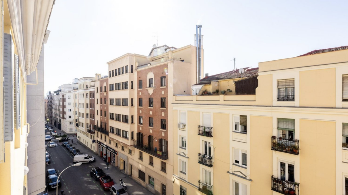 Piso en venta en Bretón de los Herreros
